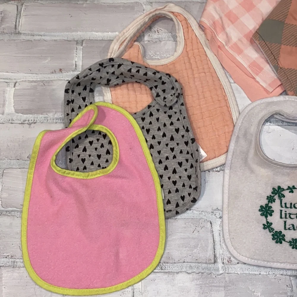 Babygirl bandana & regular neck bib bundle!!